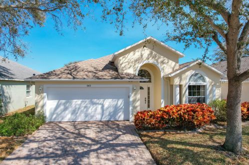 883 Killarney Ct, Merritt Island, FL 32953-8065