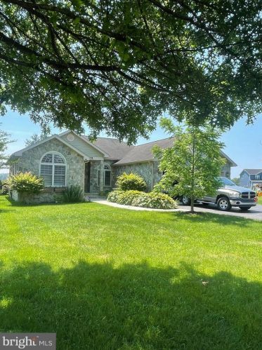 18 John Andrews Dr, Harrington, DE 19952-9725