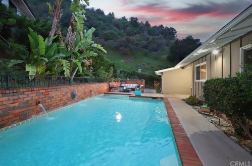 1630 Virden Dr, Glendale CA  91208-2722 exterior
