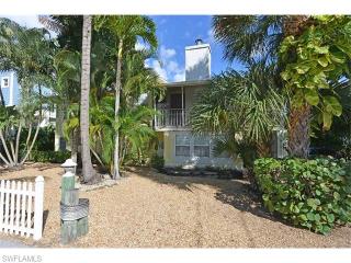 27757 Hickory Blvd, Bonita Springs FL  34134-8416 exterior