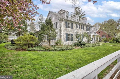 330 Willow Ave, Camp Hill, PA 17011-3654