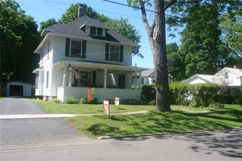 206 High St, East Palmyra, NY 14513-1405