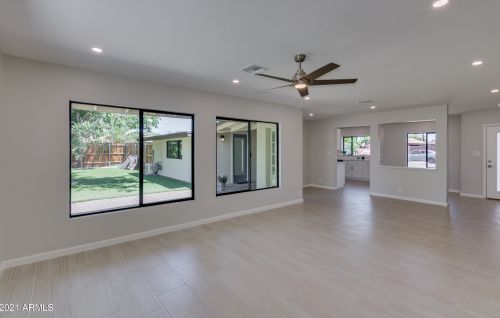 2902 18th Ave, Phoenix AZ  85015-6118 exterior