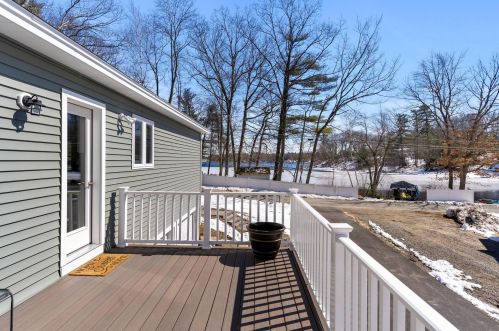 23 Holts Point Rd, Sandown NH  03873-2517 exterior