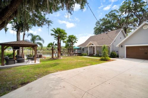 8402 Cleveland St, Riverview, FL 33569-5115