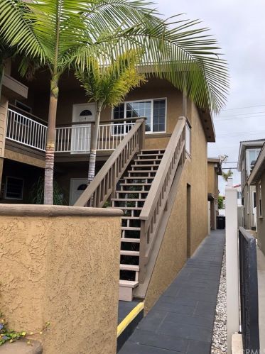 1216 Balboa Blvd, Newport Beach CA  92661-1420 exterior