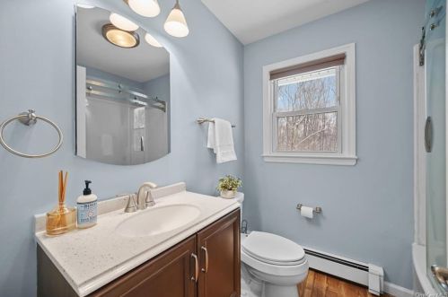 385 Saw Mill River Rd, Yorktown Hgts NY  10598-6131 exterior