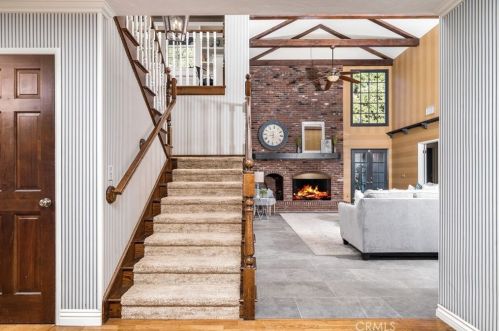 1022 Oak Canyon Ln, Glendora CA  91741-2256 exterior