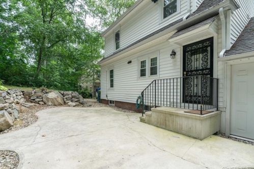 87 Briar Cliff Ave, Waterbury CT  06708-2901 exterior
