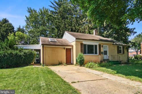 304 Pennsylvania Ave, Camp Hill, PA 17011-5438