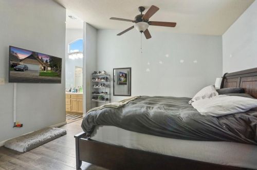 1804 Elleby Ct, Modesto CA  95355-8658 exterior