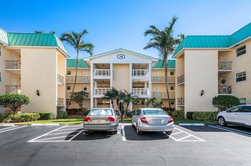 14 Colonial Club Dr, Boynton Beach, FL 33435-8343