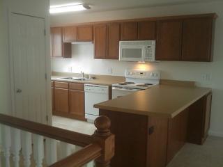 1213 Newfoundland Dr, Manhattan KS  66503-8771 exterior