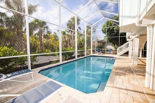 1388 Tahiti Dr, Sanibel FL  33957-2614 exterior