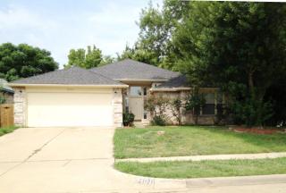 3401 Galaway Bay Dr, Grand Prairie TX  75052-8013 exterior