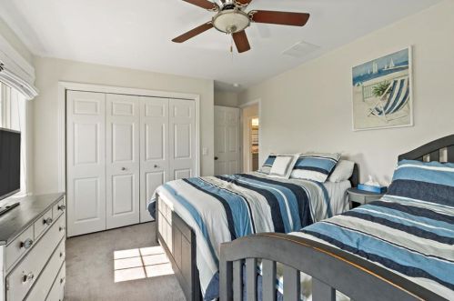 41 Orlando Dr, South Kingstown RI  02882-4416 exterior