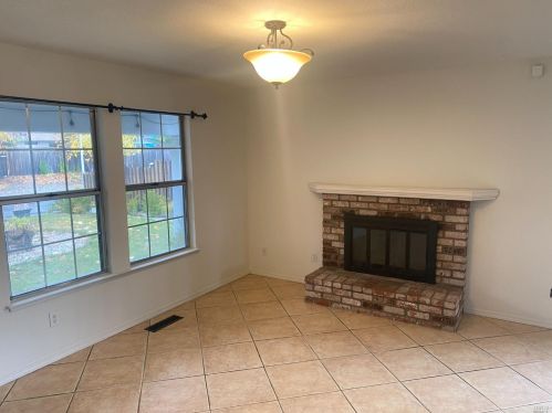 606 Summertree Ln, Santa Rosa CA  95403-1291 exterior