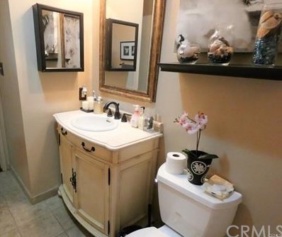 335 Cedar Ave, Long Beach CA  90802-2872 exterior