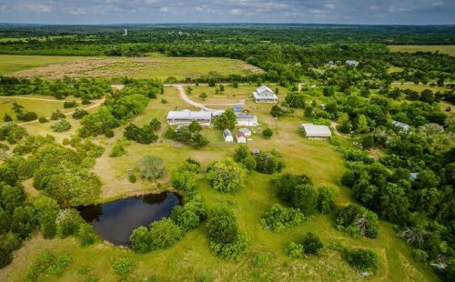 152 Dairy Rd, Lost Pines, TX 78612-3525