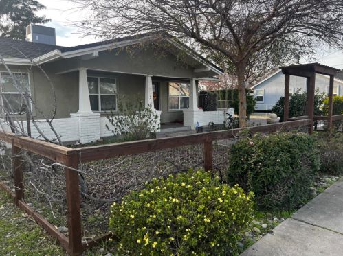 203 Locust Ave, Manteca CA  95337-5451 exterior