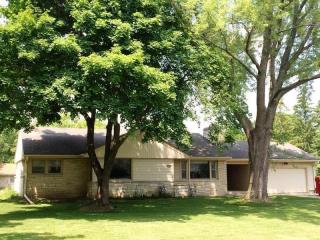 17710 Evergreen Ct, Brookfield, WI 53045-2812