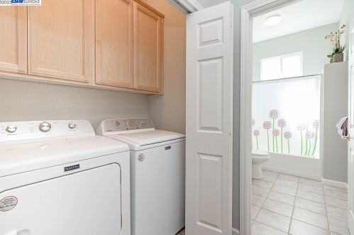 1677 Red Sky Way, Ripon CA  95366-9349 exterior