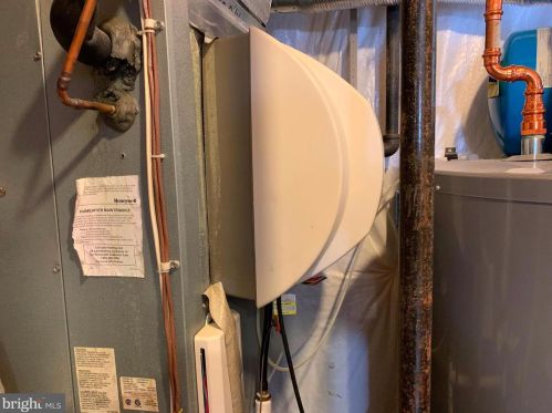 6766 Sycamore Park Dr, Haymarket VA  20169-2995 exterior