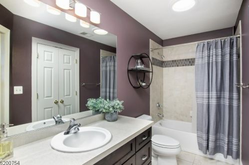 11 Cedar Ct, Hackettstown NJ  07840-2850 exterior