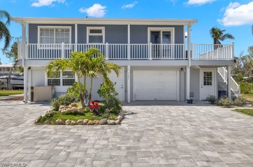 245 Bahia Via, Fort Myers Beach, FL 33931-4416