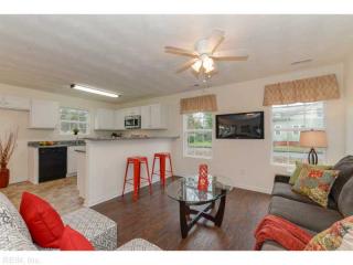 2213 Charleston Ave, Portsmouth, VA 23704-5525