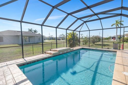 2152 22nd Pl, Cape Coral, FL 33909-4647