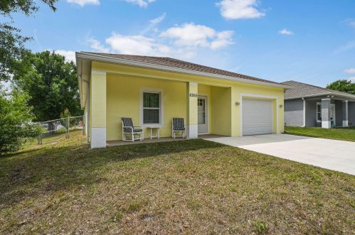 6265 6th St, Vero Beach, FL 32968-9687