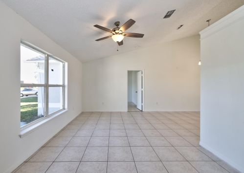 4240 Callicoe St, Fort Pierce, FL 34953-3189