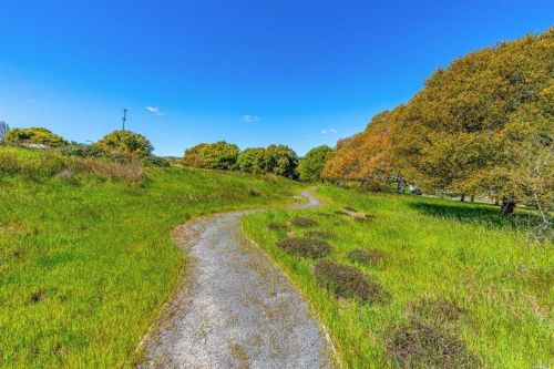 6301 Highland Pl, Sebastopol CA  95472-6100 exterior