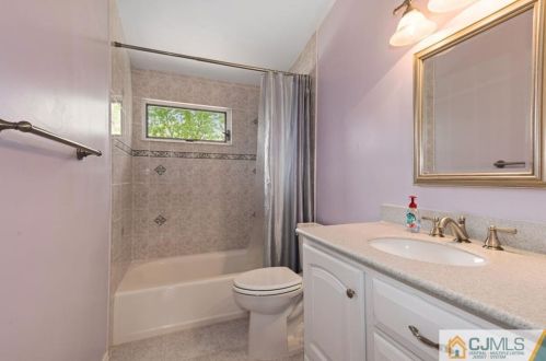 28 Holly St, Old Bridge NJ  08857-2259 exterior