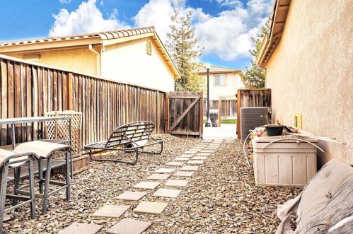 1741 Greger St, Valley Home CA 95361-8685 exterior