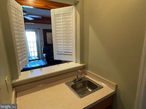 1567 Potter Dr, Pottstown PA 19464-2978 exterior