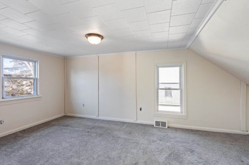 15 Sawyer St, Nashua NH  03060-3740 exterior
