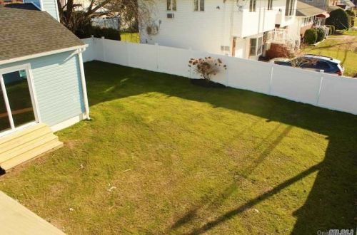 129 Thomas Ave, Bethpage NY  11714-1711 exterior