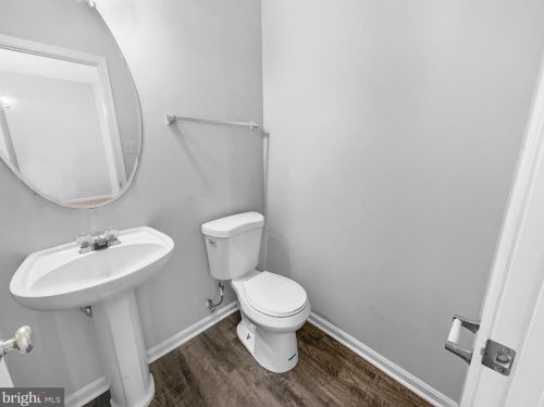 2449 Sugar Mill Way, Herndon VA  20171-3069 exterior