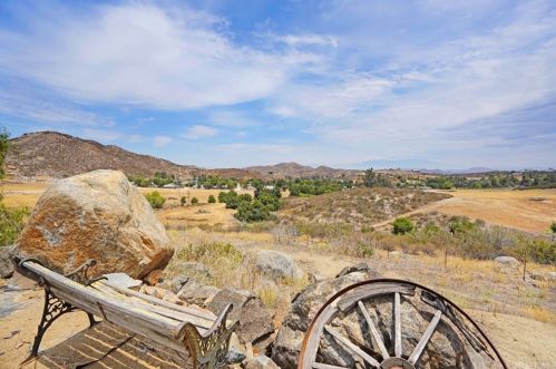 33276 Homestead Ln, Wildomar CA  92595-9169 exterior