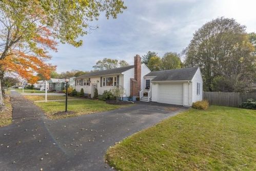 9 Ryan Rd, Danvers MA  01923-2632 exterior