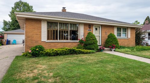 2807 34th St, Kenosha, WI 53140-5113