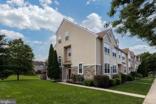 110 Poplar Ct, Collegeville, PA 19426-3913