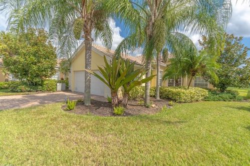 7829 Orvieto Ct, Naples FL  34114-2634 exterior