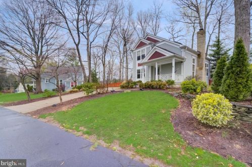 3517 Soffit Pl, Woodbridge VA  22192-5213 exterior