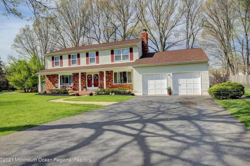 33 Jefferson Ct, East Freehold, NJ 07728-3382