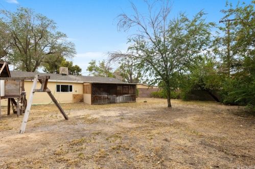 535 Lingard St, Lancaster CA 93536-8362 exterior