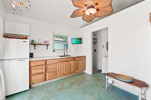 772 104th Ave, Naples FL  34108-3229 exterior