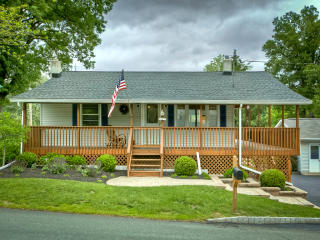 3 Maywood Rd, Newburgh, NY 12550-2344